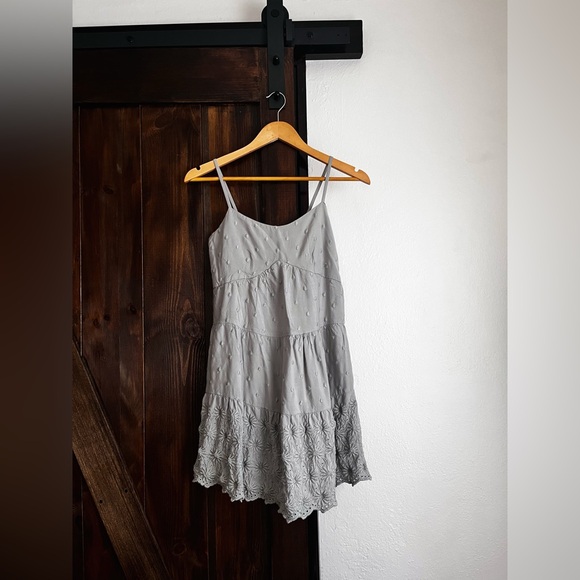 Jessica Simpson Dresses & Skirts - Jessica Simpson Gray Boho Mini Dress 🤍 Floral Eyelet Detailing